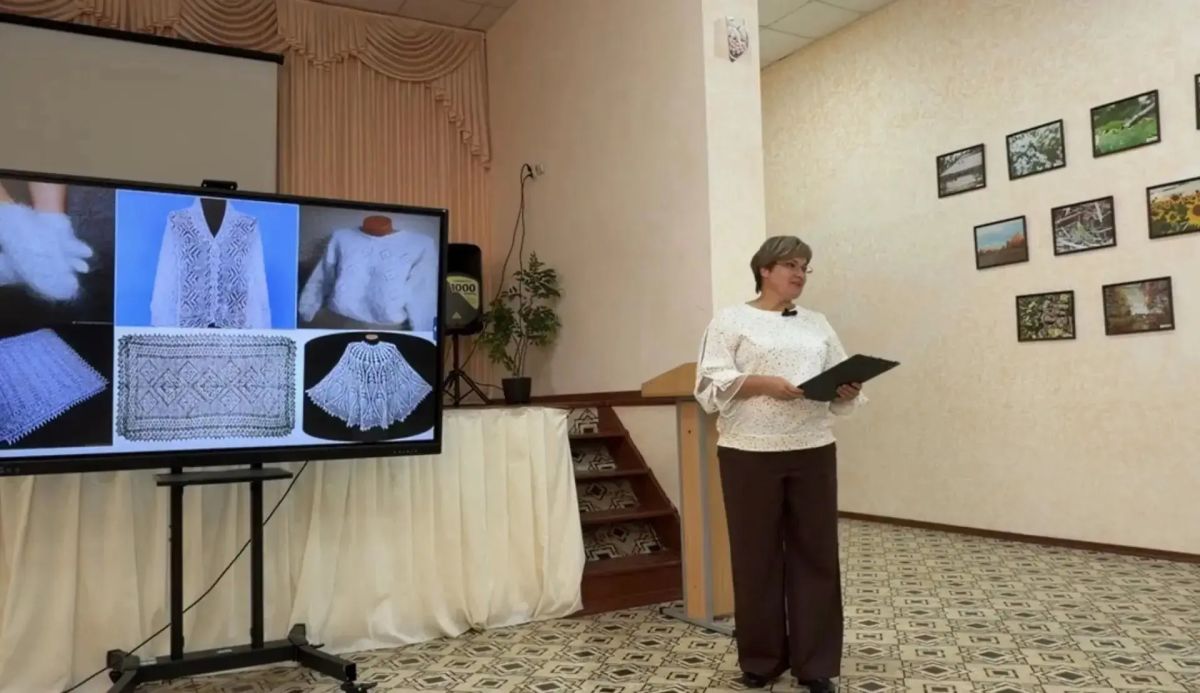 Оренбуржцы научили перевальских друзей мастерить талисманы и рассказали про оренбургский пуховый платок Оренбуржцы научили перевальских друзей мастерить талисманы и рассказали про оренбургский пуховый платок