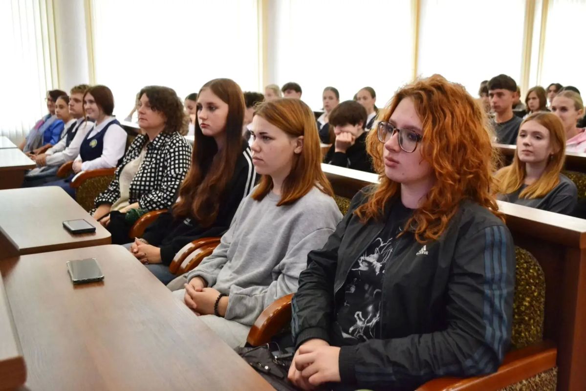 Сергей Цемкало: В рамках проекта «Госстарт» провел особенную для меня встречу с молодежью Луганска Сергей Цемкало: В рамках проекта «Госстарт» провел особенную для меня встречу с молодежью Луганска