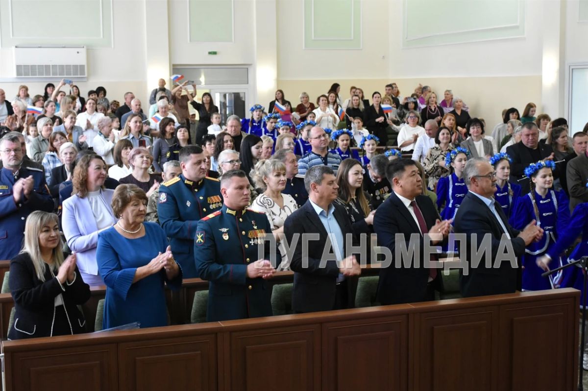 В Антраците отметили 131-летие города и юбилейный день рождения района В Антраците отметили 131-летие города и юбилейный день рождения района