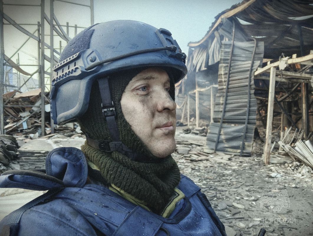 ЛИЦА ГЕРОЕВ. Они выполняют свой долг, не смотря на угрозу повторных обстрелов! ЛИЦА ГЕРОЕВ. Они выполняют свой долг, не смотря на угрозу повторных обстрелов!