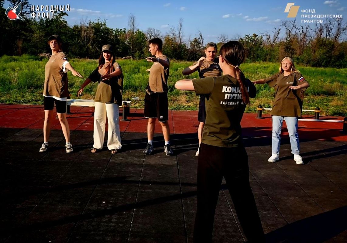 Стахановские снегири начали утро с бодрящей зарядки на свежем воздухе! Стахановские снегири начали утро с бодрящей зарядки на свежем воздухе!