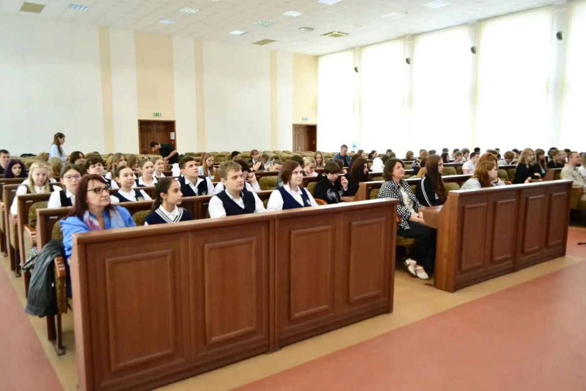 Сергей Цемкало: В рамках проекта «Госстарт» провел особенную для меня встречу с молодежью Луганска Сергей Цемкало: В рамках проекта «Госстарт» провел особенную для меня встречу с молодежью Луганска