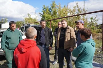 Игорь Ковальчук: Сегодня ночью в результате атаки БПЛА был поврежден жилой двухэтажный дом по ул. Гвардейской (д.3). На место происшествия выехали все экстренные службы