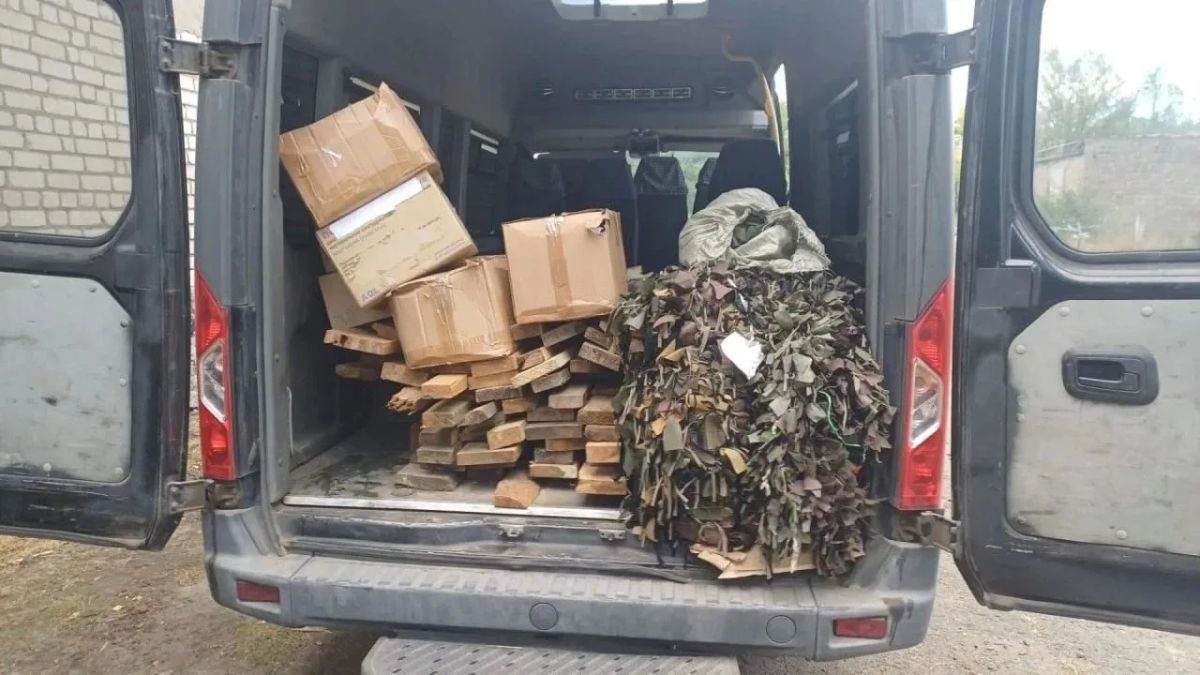 Военные следователи СК России доставили гуманитарную помощь казачьей бригаде «Сибирь» в ЛНР Военные следователи СК России доставили гуманитарную помощь казачьей бригаде «Сибирь» в ЛНР