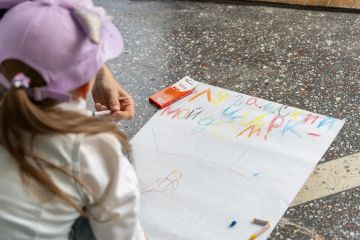 В Луганске прошёл праздник рисунка «Луганский цирк — мы дома», приуроченный ко Дню воссоединения ЛНР с Российской Федерацией и юбилею Луганского государственного цирка