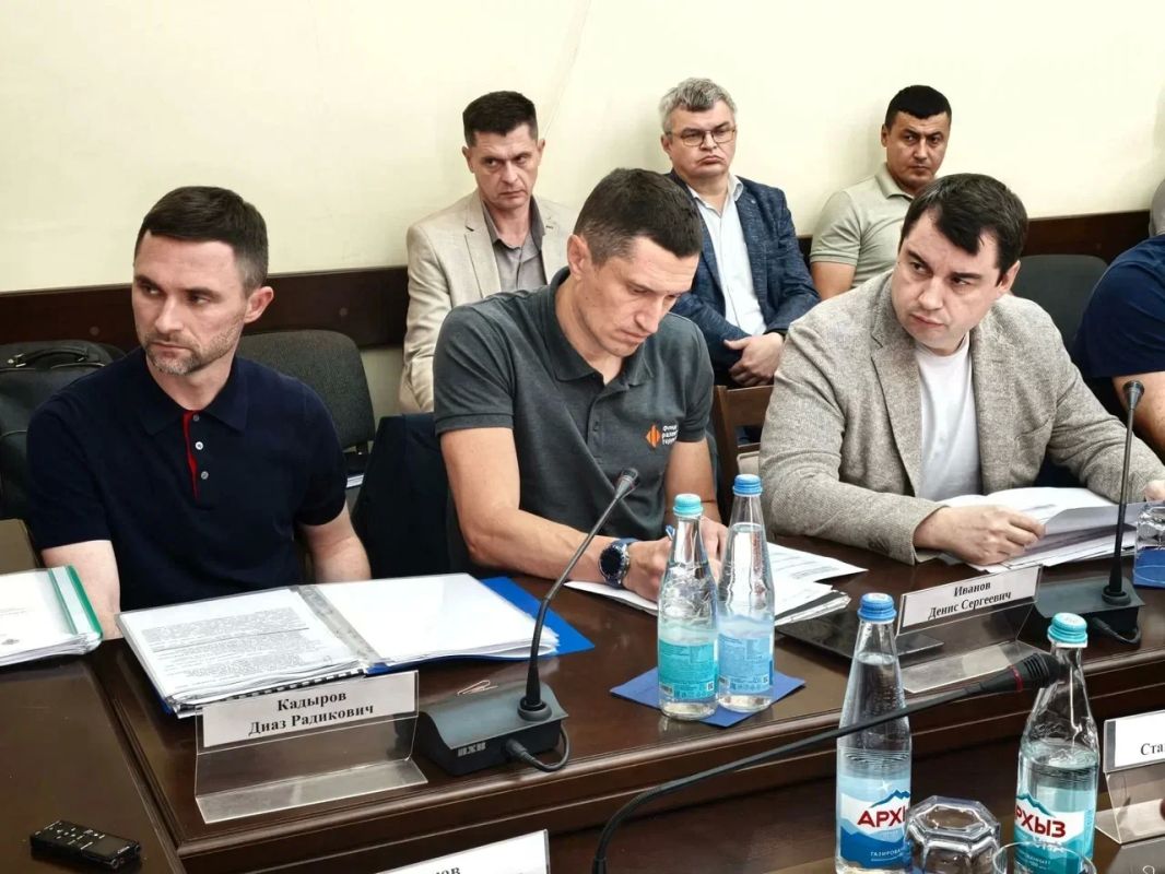 Готовимся к зиме: в ЛНР обсудили финальные этапы подготовки к отопительному сезону Готовимся к зиме: в ЛНР обсудили финальные этапы подготовки к отопительному сезону