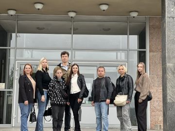 Накануне празднования Дня воссоединения Луганской Народной Республики с Россией сотрудники Управления посетили тематическое мероприятие «Мы вместе», которое состоялось в Луганском республиканском краеведческом музее
