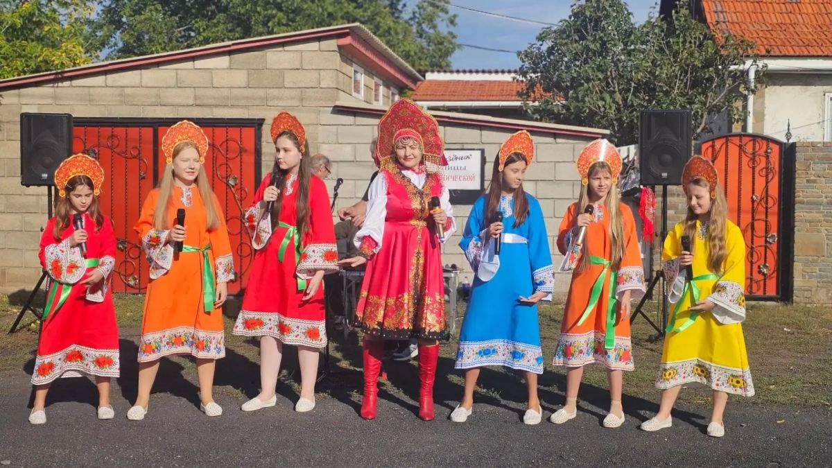 Жители улицы Технической в пгт Дзержинский отметили праздник своей улицы Жители улицы Технической в пгт Дзержинский отметили праздник своей улицы
