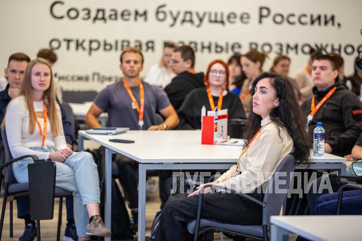 Леонид Пасечник посетил молодежный семинар «Код созидания: 809» Леонид Пасечник посетил молодежный семинар «Код созидания: 809»