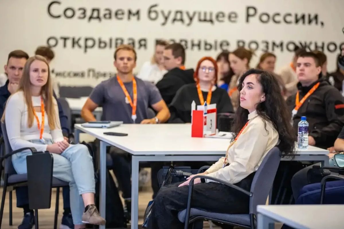 Леонид Пасечник: Дал старт образовательному семинару «Код созидания: 809», который объединил представителей молодежной политики из четырех исторических регионов Леонид Пасечник: Дал старт образовательному семинару «Код созидания: 809», который объединил представителей молодежной политики из четырех исторических регионов