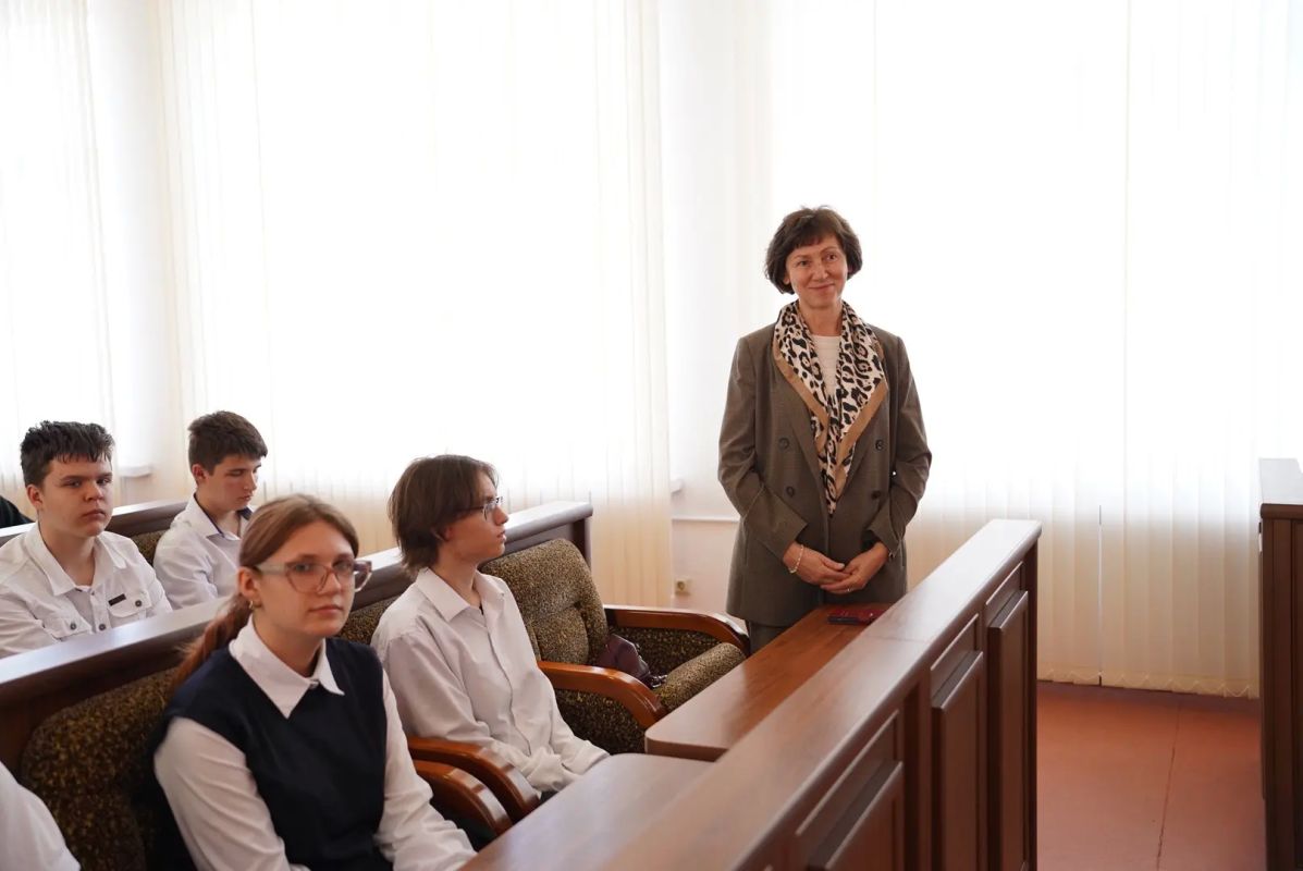 В Администрации города Луганска прошла встреча в рамках Всероссийского проекта «Диалоги с Героями» В Администрации города Луганска прошла встреча в рамках Всероссийского проекта «Диалоги с Героями»