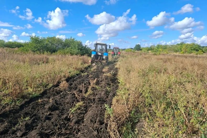 Завершена повторная опашка минерализованных полос в Червонопартизанске Завершена повторная опашка минерализованных полос в Червонопартизанске