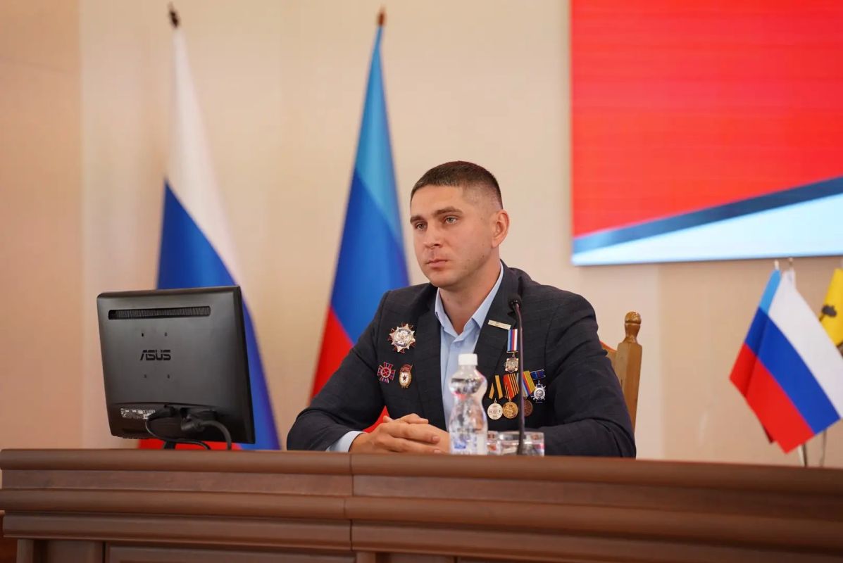 В Администрации города Луганска прошла встреча в рамках Всероссийского проекта «Диалоги с Героями» В Администрации города Луганска прошла встреча в рамках Всероссийского проекта «Диалоги с Героями»