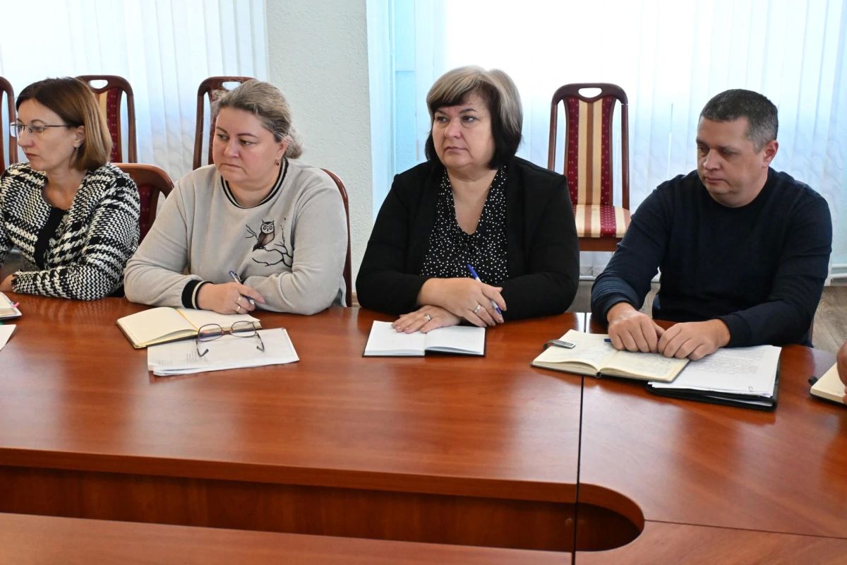Сегодня провел расширенное аппаратное совещание с руководителями структурных подразделений Администрации Краснодонского муниципального округа Сегодня провел расширенное аппаратное совещание с руководителями структурных подразделений Администрации Краснодонского муниципального округа