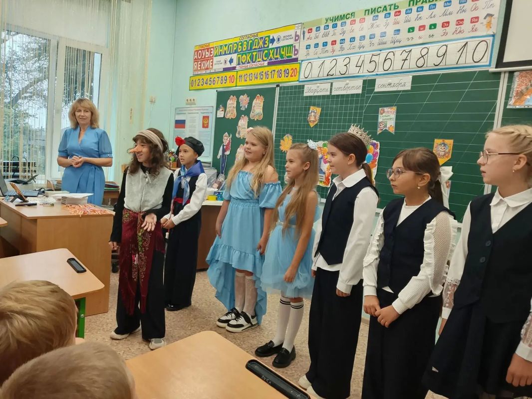 ДЕНЬ ДОШКОЛЬНОГО ОБРАЗОВАНИЯ В БЕЛОВОДСКОЙ СШ №1: КАК МАЛЕНЬКИЕ ЗВЁЗДОЧКИ ЗАЖГЛИ НАШУ ШКОЛУ! ДЕНЬ ДОШКОЛЬНОГО ОБРАЗОВАНИЯ В БЕЛОВОДСКОЙ СШ №1: КАК МАЛЕНЬКИЕ ЗВЁЗДОЧКИ ЗАЖГЛИ НАШУ ШКОЛУ!