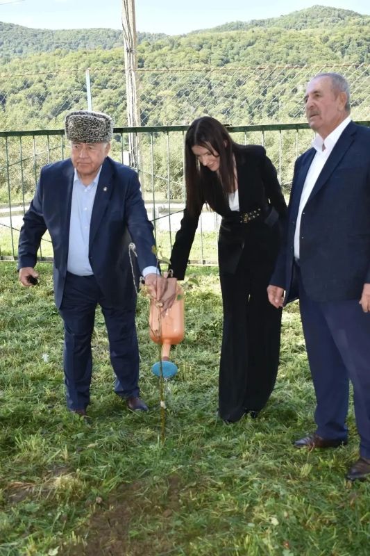 Школы Карачаево-Черкесии и Красного Луча стали побратимами Школы Карачаево-Черкесии и Красного Луча стали побратимами