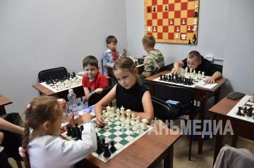 Отделение шахмат Антрацитовской спортивной школы переехало в отремонтированное помещение