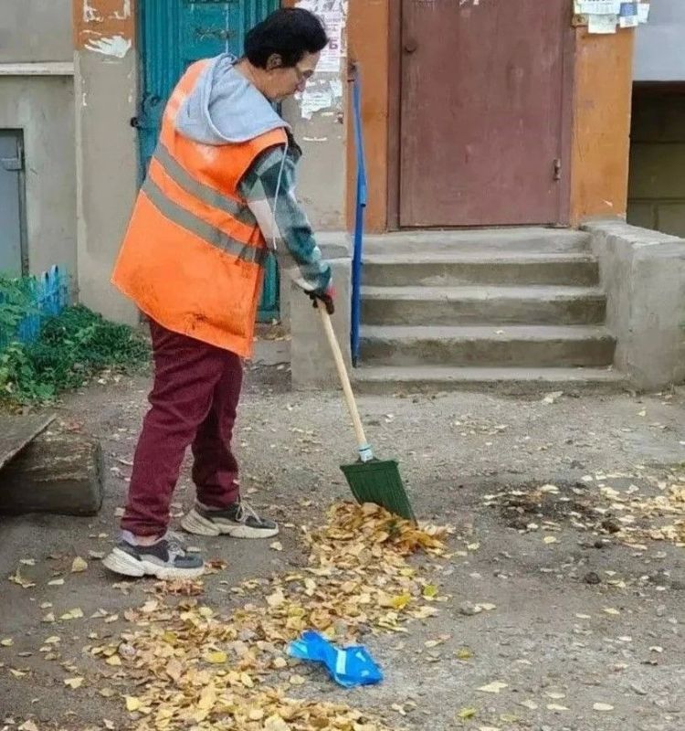 Коммунальными службами проведены работы на территории города Коммунальными службами проведены работы на территории города