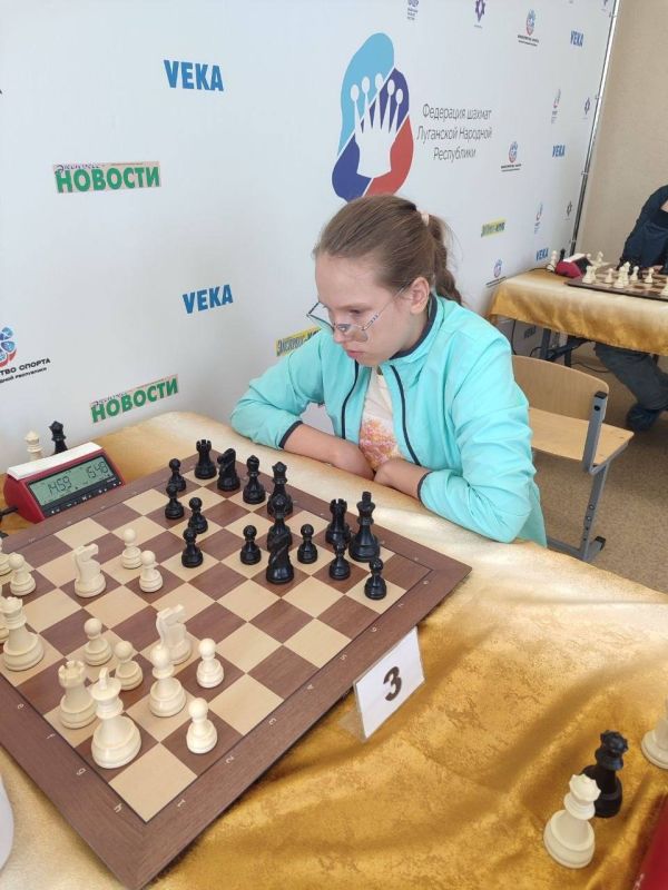 Чемпионат ЛНР по быстрым шахматам: итоги первого игрового дня Чемпионат ЛНР по быстрым шахматам: итоги первого игрового дня