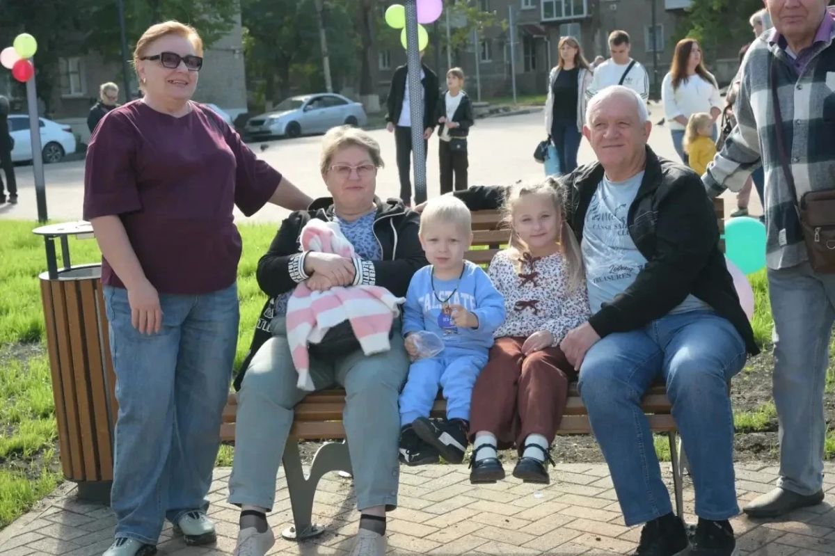 В Молодогвардейске заложили камень на месте будущего памятника участникам СВО и открыли обновлённое общественное пространство В Молодогвардейске заложили камень на месте будущего памятника участникам СВО и открыли обновлённое общественное пространство