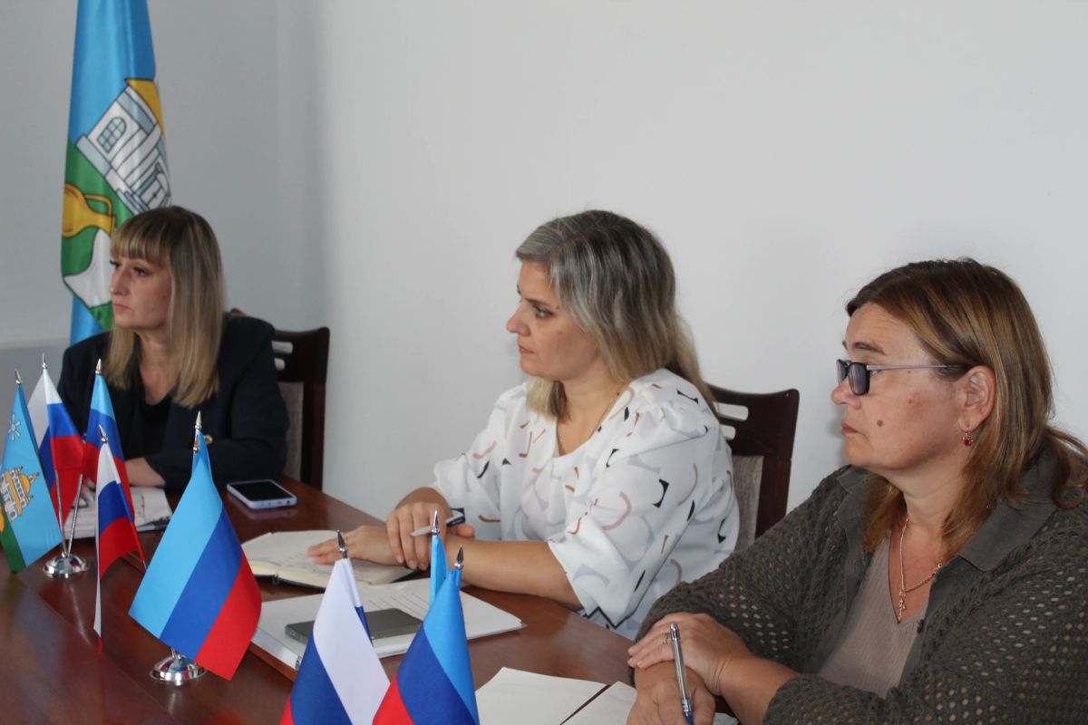 Юлия Кожухарь: Сегодня провела рабочее совещание с аппаратом Администрации Новопсковского муниципального округа Луганской Народной Республики Юлия Кожухарь: Сегодня провела рабочее совещание с аппаратом Администрации Новопсковского муниципального округа Луганской Народной Республики