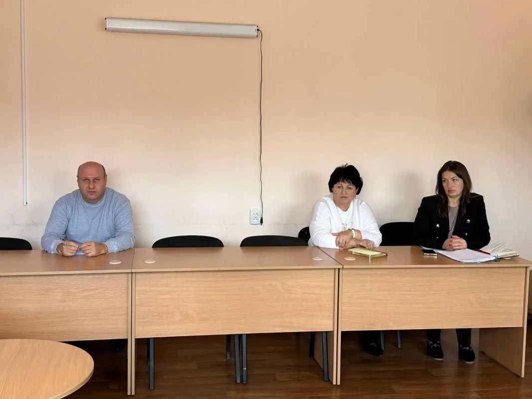 Глава городского округа город Ровеньки Андрей Рубанцов провел прием граждан Глава городского округа город Ровеньки Андрей Рубанцов провел прием граждан