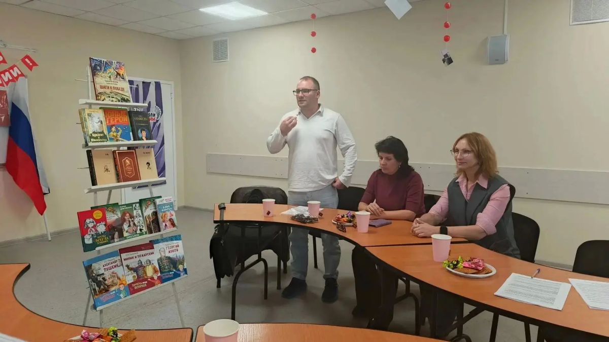 В Рубежном дан старт проекту по развитию читательской культуры молодежи В Рубежном дан старт проекту по развитию читательской культуры молодежи