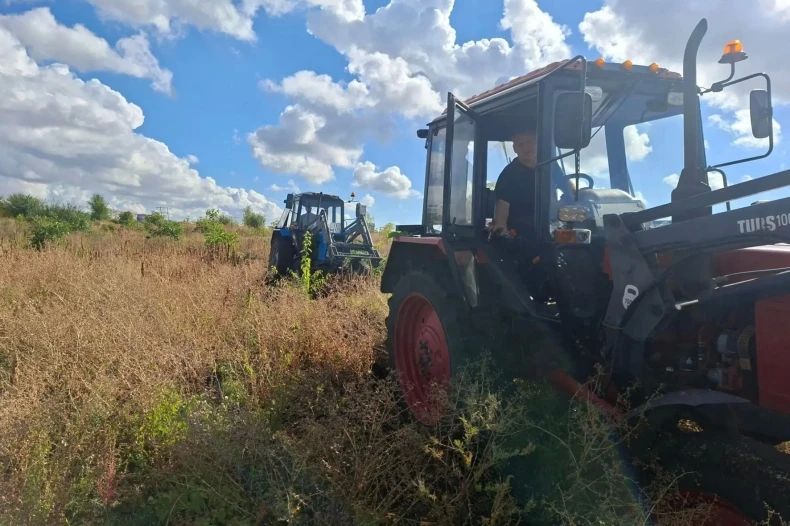 Завершена повторная опашка минерализованных полос в Червонопартизанске Завершена повторная опашка минерализованных полос в Червонопартизанске