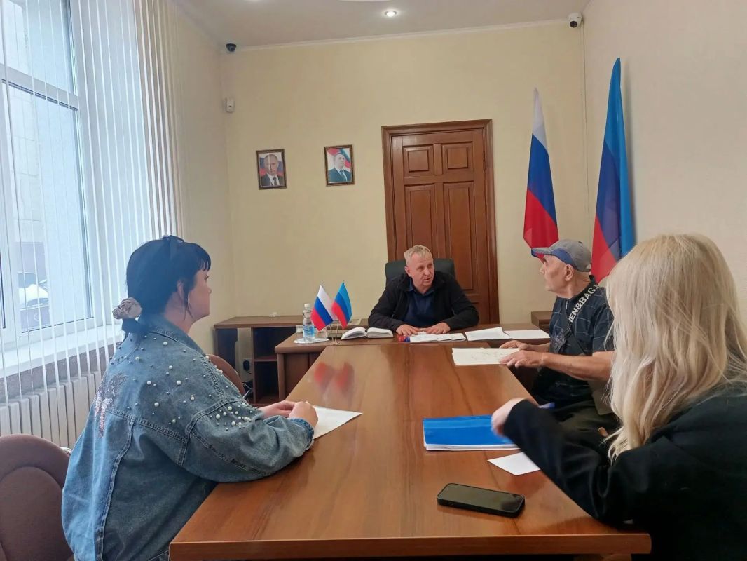 Личный прием провел первый заместитель Главы Администрации города Владимир Воронин Личный прием провел первый заместитель Главы Администрации города Владимир Воронин