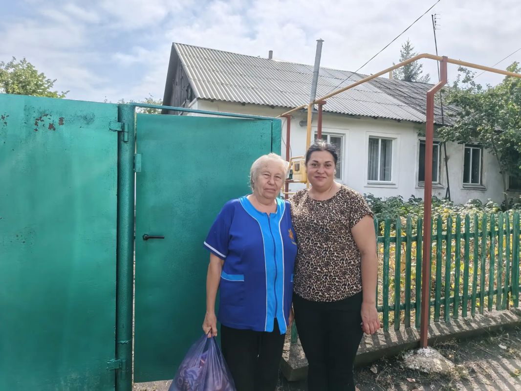 С заботой и вниманием: в Чернухино поздравили работников дошкольного образования С заботой и вниманием: в Чернухино поздравили работников дошкольного образования