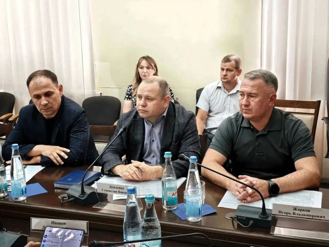 В Луганске состоялось совещание, посвященное подготовке республики к осенне-зимнему периоду В Луганске состоялось совещание, посвященное подготовке республики к осенне-зимнему периоду
