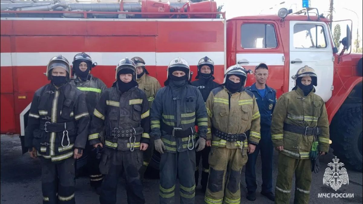 Четверых детей спасли из задымлённого подъезда при ночном пожаре в Молодогвардейске