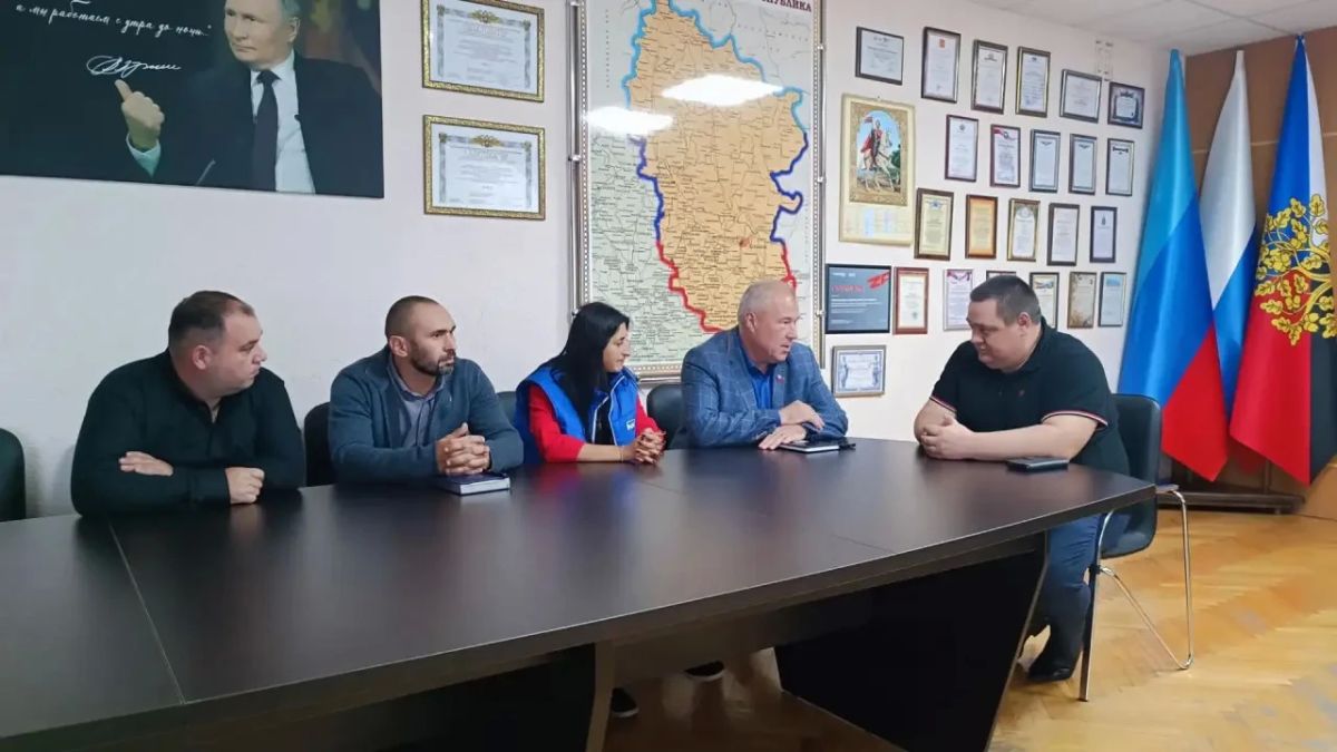 «Историческая память»: В Ровеньках открыли мемориальную доску Герою СССР и выставку «Без срока давности» «Историческая память»: В Ровеньках открыли мемориальную доску Герою СССР и выставку «Без срока давности»