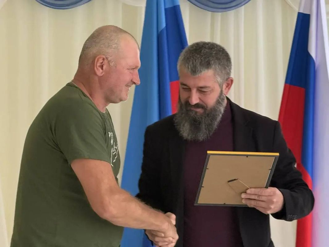 Олег Савченко: Принял участие в торжественном мероприятии, посвящённом первой годовщине со дня образования Народной дружины Меловского муниципального округа Олег Савченко: Принял участие в торжественном мероприятии, посвящённом первой годовщине со дня образования Народной дружины Меловского муниципального округа