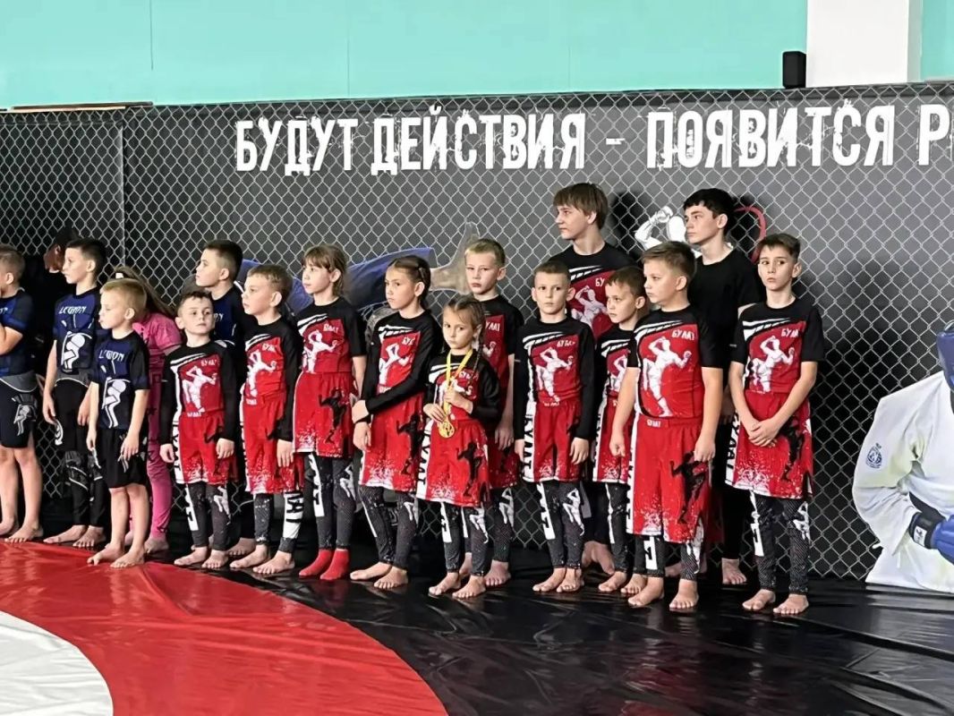 В Луганске состоялся Фестиваль спортивной борьбы, приуроченный ко Дню воссоединения Луганской Народной Республики с Российской Федерацией В Луганске состоялся Фестиваль спортивной борьбы, приуроченный ко Дню воссоединения Луганской Народной Республики с Российской Федерацией