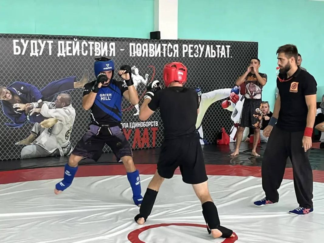 В Луганске состоялся Фестиваль спортивной борьбы, приуроченный ко Дню воссоединения Луганской Народной Республики с Российской Федерацией В Луганске состоялся Фестиваль спортивной борьбы, приуроченный ко Дню воссоединения Луганской Народной Республики с Российской Федерацией