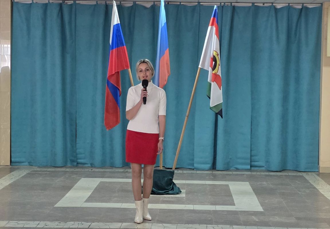 В Суходольске прошел митинг в честь воссоединения с Россией В Суходольске прошел митинг в честь воссоединения с Россией