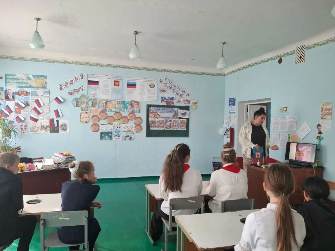 Для школьников Каменского учебно-воспитательного комплекса провели лекцию о вредных привычках и терроризме