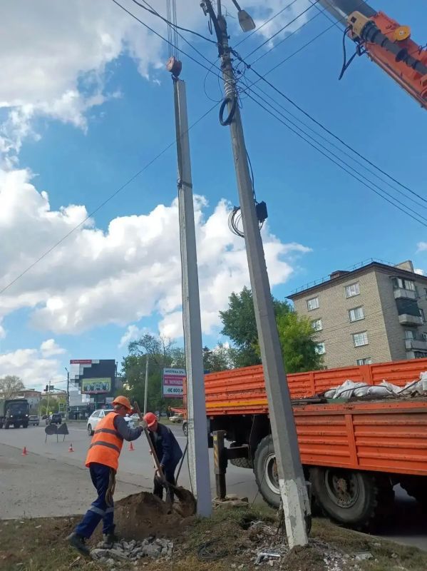 МУП «Луганскгорсвет» продолжает работы по обеспечению надёжного и качественного освещения улиц Луганска МУП «Луганскгорсвет» продолжает работы по обеспечению надёжного и качественного освещения улиц Луганска