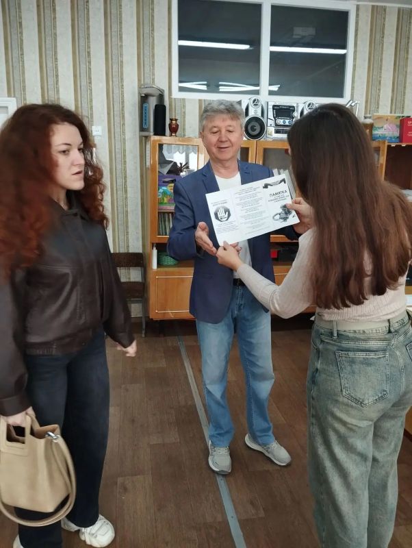 Депутаты проводят антикоррупционное просвещение в округе Депутаты проводят антикоррупционное просвещение в округе