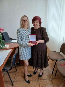 Сегодня свой 85 летний юбилей празднует директор ООО "Луганский Торговый Дом" Куликова Нина Николаевна