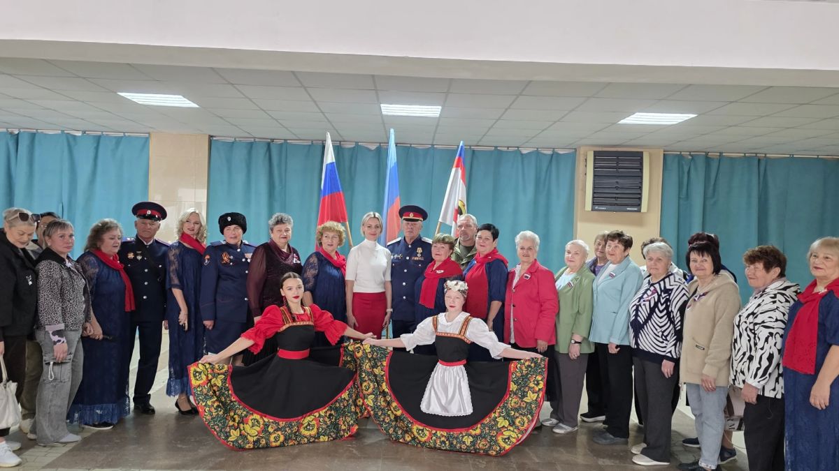 В Суходольске прошел митинг в честь воссоединения с Россией В Суходольске прошел митинг в честь воссоединения с Россией