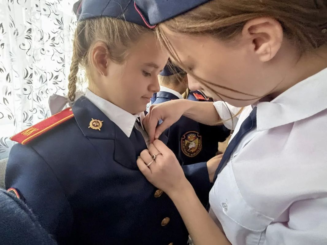 В Ровеньках состоялось торжественное посвящение первоклассников в ряды «Орлят России»! В Ровеньках состоялось торжественное посвящение первоклассников в ряды «Орлят России»!