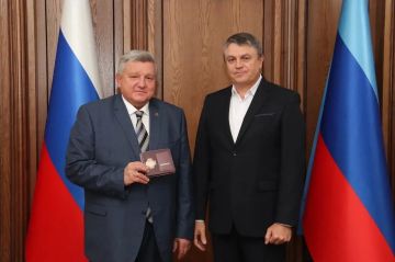 Леонид Пасечник встретился с заместителем Председателя Российского военно-исторического общества Николаем Овсиенко