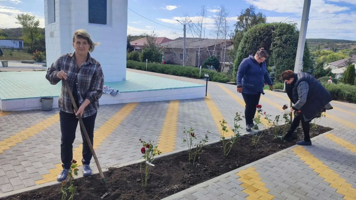 Совсем недавно в посёлке Городище реализовали инициативный проект "Благоустройство прилегающей территории к Братской могиле советских воинов, Памятному знаку 7му Гвардейскому корпусу и Памятному столбу Икона "Отечество" Совсем недавно в посёлке Городище реализовали инициативный проект "Благоустройство прилегающей территории к Братской могиле советских воинов, Памятному знаку 7му Гвардейскому корпусу и Памятному столбу Икона "Отечество"