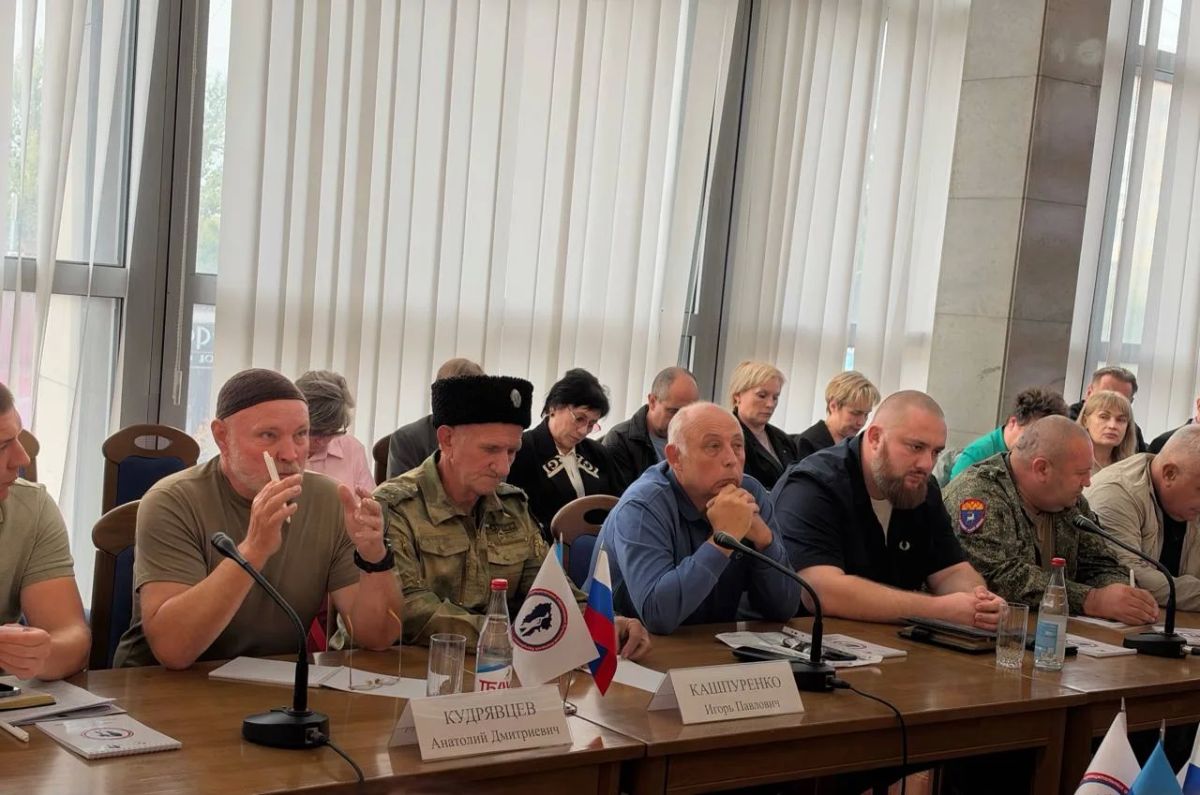 В Луганске состоялся открытый диалог «Муниципалитет для СВОих» В Луганске состоялся открытый диалог «Муниципалитет для СВОих»