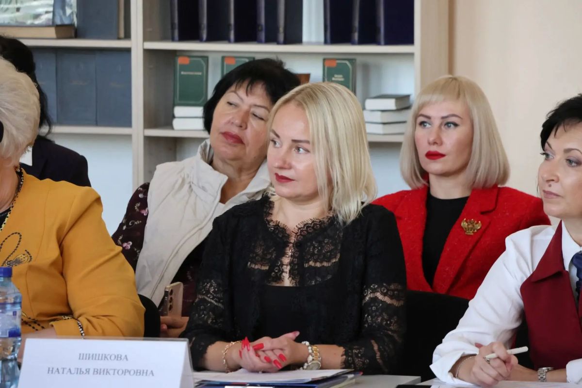 В Луганске обсудили защиту традиционных ценностей В Луганске обсудили защиту традиционных ценностей