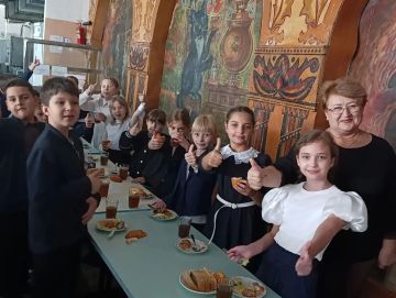 Вкусно, как дома! В Ровеньковской школе №3 прошел «Завтрак с родителями»