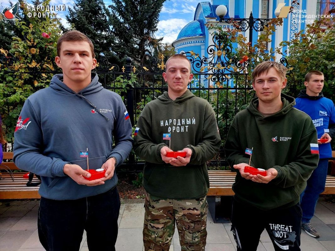 Сегодня особенный день. В канун четвертой годовщины воссоединения ЛНР с Россией мы собрались у храма «Умиление», чтобы почтить память наших героев — участников СВО Сегодня особенный день. В канун четвертой годовщины воссоединения ЛНР с Россией мы собрались у храма «Умиление», чтобы почтить память наших героев — участников СВО