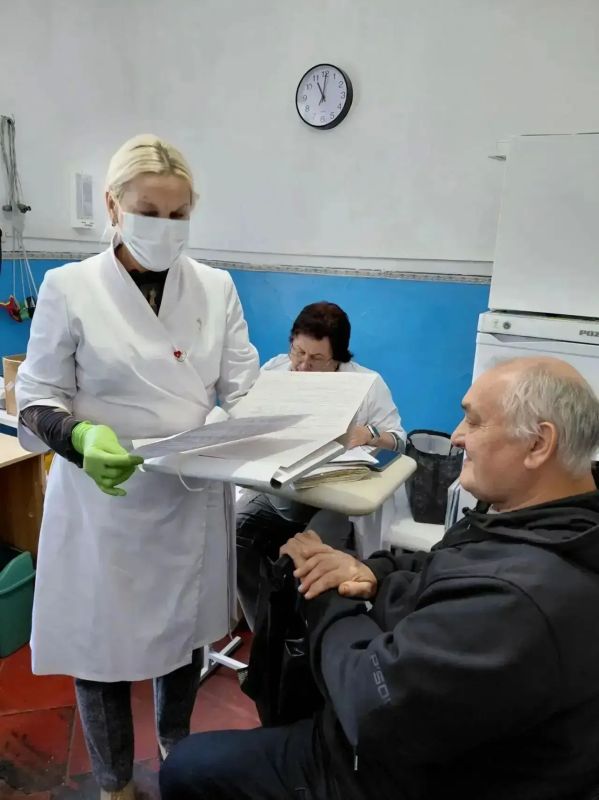 Приём врачей Славяносербской ЦРБ прошел в Лотиковской амбулатории Приём врачей Славяносербской ЦРБ прошел в Лотиковской амбулатории